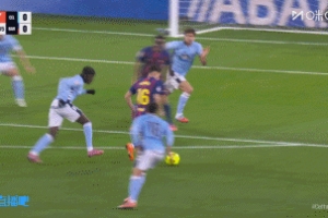 馬科斯-阿隆索手球送點(diǎn)的VAR語(yǔ)音：手臂離開(kāi)身體阻擋皮球，點(diǎn)球