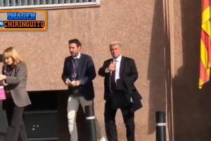 如何看待梅西夜訪諾坎普？拉波爾塔朝鏡頭豎大拇指，不作回應(yīng)