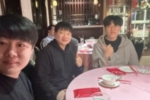 來(lái)談續(xù)約還是勸他回LCK？Kael經(jīng)紀(jì)公司負(fù)責(zé)人曬與Kael合照