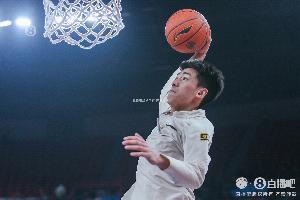 炸裂輸出！劉金雨21投14中&三分11投7中爆砍41分7助4斷