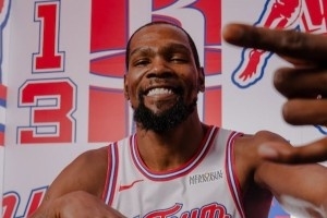 手機(jī)壁紙來(lái)了！火箭城市版球衣定妝照出爐&小帥帥出新高度