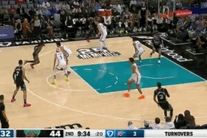 這是你的特點！莫蘭特單打切特 閃電突破輕松左手上籃！