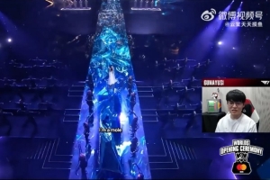 Gumayusi：因?yàn)橄嗪崭缫谧詈蟪鰣?chǎng)，就變成我在C位了，很開心