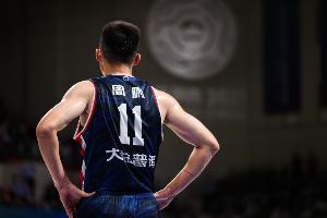 還有油！老將周鵬17分鐘8中3拿到7分5板2助1斷