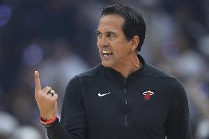 維金斯絕殺！媒體人：斯波不僅是戰(zhàn)術(shù)布置而且因材施教 世界名帥