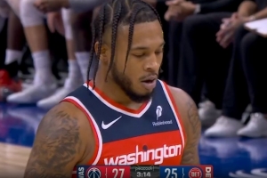 今天牛批！白魔反擊瀟灑單臂脆扣再進 首節(jié)5分鐘砍下10分！