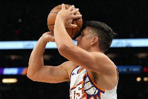 八倍鏡在手！格雷森·阿倫三分還有 命中10記三分創(chuàng)個(gè)人單場(chǎng)新高