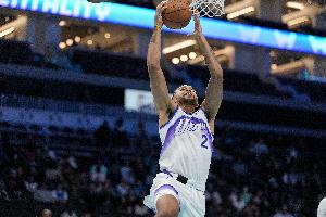 無緣對陣?yán)蠔|家！李凱爾因背部酸痛缺戰(zhàn)森林狼 亨德里克斯也不打