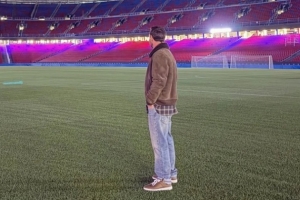 梅西在諾坎普曬照引發(fā)回歸猜測，科貝電臺：他渴望再次為巴薩效力