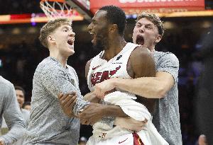 鍵盤俠|維金斯拒絕加班！貝恩拯救班凱羅！文班：地球人 你們完了