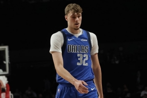 弗拉格談被拉衣服沒吹：這是個(gè)學(xué)習(xí)的時(shí)刻 不想由裁判決定勝負(fù)