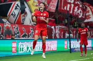 足球周刊：三度入選國(guó)足但無(wú)緣A級(jí)賽首秀，劉若釩期待為國(guó)出戰(zhàn)