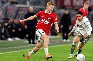 荷蘭小將：科曼說我踢球像佩德里？我?guī)缀趺繄霭退_的比賽都看