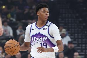 該打就得打！5號(hào)秀貝利自信撤步三分+反擊扣籃打停步行者！