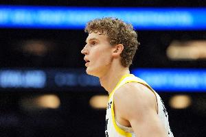 全面開花！爵士10人有得分進(jìn)賬 其中8人得分上雙