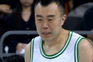 站好最后一班崗！韓德君狂攬16個籃板兢兢業(yè)業(yè) 另5中2得5分1助1帽