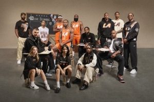 有點小帥！快船發(fā)布新賽季城市版球衣宣傳海報 同時發(fā)布同款周邊