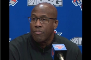 邁克·布朗：主場(chǎng)作戰(zhàn)能汲取能量 我們攻防兩端都打出了正確籃球