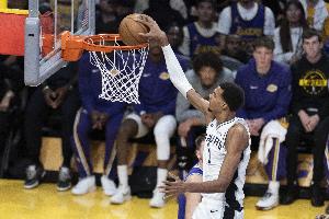 勇士五個不夠兩米！馬刺首發(fā)：?？怂?卡斯?fàn)?瓦塞爾/巴恩斯/文班