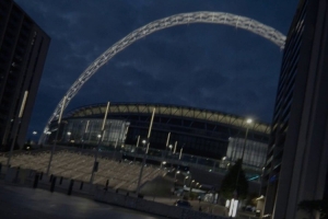 溫布利將承辦歐洲杯半決賽和決賽，球場無人機表演預(yù)熱賽事