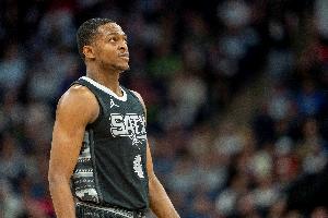 這鍋跑不了！?？怂?次失誤 14中5拿13分&唯一三分還是對方干擾球