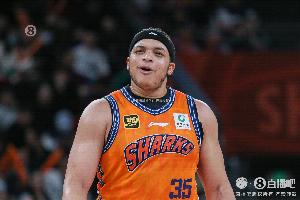 記者：上海男籃外援弗格已經抵達上海 洛夫頓將于明天到滬