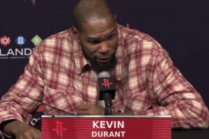 杜蘭特：不認為亞當斯老了很多 依然能讓我想起十年前的他