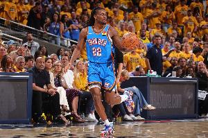 卡魯索轉(zhuǎn)發(fā)！卡森·華萊士對(duì)位莫蘭特&庫(kù)里&東契奇 三人共51中14