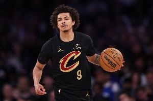 攻防搶眼！克雷格·波特半場6中6砍下15分3板5助2斷3帽 三分3中3