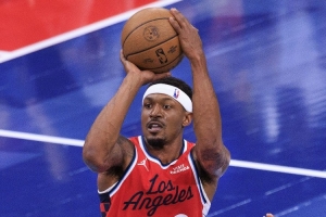 Scotto：比爾需要6-9個(gè)月才能完全康復(fù) 他手握26-27賽季球員選項(xiàng)