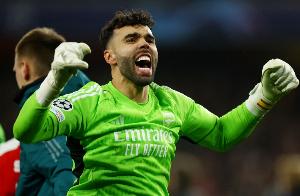 拉亞：亞馬爾與道曼屬于不同類型，他們踢球就像在學(xué)校操場玩耍