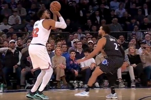 自信來了！唐斯超遠(yuǎn)三分堅(jiān)決出手空心命中！打停魔術(shù)！