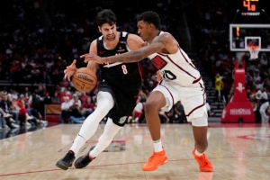 周五競(jìng)彩籃球強(qiáng)檔：開(kāi)拓者對(duì)決火箭 后場(chǎng)雙槍大戰(zhàn)“長(zhǎng)人陣”