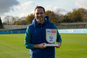 戰(zhàn)績5勝1負(fù)！蘭帕德當(dāng)選英冠10月最佳教練