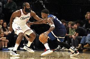 SI：森林狼正讓愛(ài)德華茲研究巔峰期哈登 以便制造犯規(guī)獲更多罰球