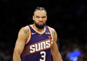 太陽生涯新高！狄龍18中12高效砍下32分 三分7中3