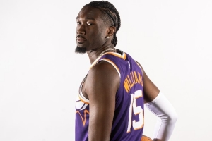 場均11.7分8.7板！太陽迎戰(zhàn)步行者 馬克·威廉姆斯因傷病管理缺陣