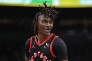 還有高手！沃爾特壓哨對米切爾犯規(guī) 僅耗時0.1秒