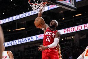 你的表演時間！奧科吉第3節(jié)搶斷&反擊&暴扣&三分 拿9分2板2斷