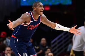 外線沒(méi)譜！克里斯-鄧恩8中2拿到9分5助 三分6中1