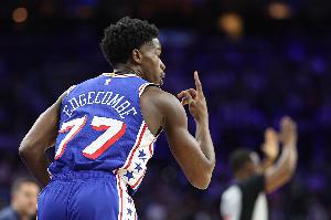 狀態(tài)復(fù)蘇！埃奇庫姆15中6&4記三分拿到18分7板3助1斷