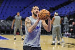 朱芳雨：關(guān)注奎因兩年了 對(duì)他的三分穩(wěn)定性有些擔(dān)心 還需比賽檢驗(yàn)