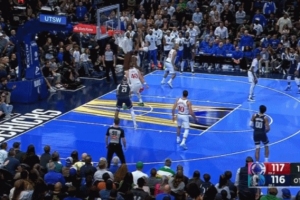 又高又快還壯！弗拉格單打哈登碾到籃下 晃動(dòng)后近筐拋投取分