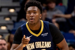 很全面啊！鵜鶘新秀中鋒奎因10中4砍下9分10籃板5助攻