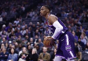 得分不夠助攻來湊！威少首節(jié)1中0&罰球2中0 得分掛蛋但送4助攻