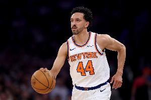 突然發(fā)力！沙梅特第三節(jié)獨(dú)得15分 三節(jié)14中8貢獻(xiàn)21分