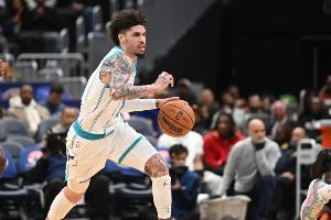 三球加時(shí)沒(méi)上！黃蜂主帥：對(duì)他出場(chǎng)時(shí)間做了限制 后續(xù)逐步優(yōu)化