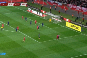 如入無人之境24歲范德芬邊路起飛一條龍瘋狂推進，連過數(shù)人