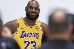 拿1萬助有多難？一共8人 斯托克頓7次單季助攻1000+ 哈登有機會？