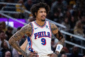 打得啥??！烏布雷首節(jié)4中0無(wú)得分僅拿1板1助2斷 空籃上飛